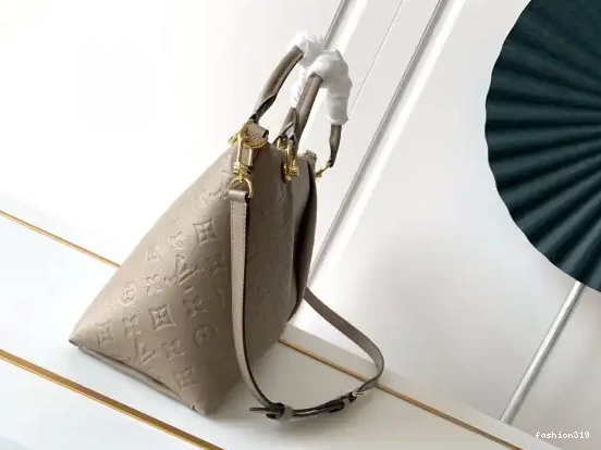 LOUIS TOTE V VUITTON MM 0426